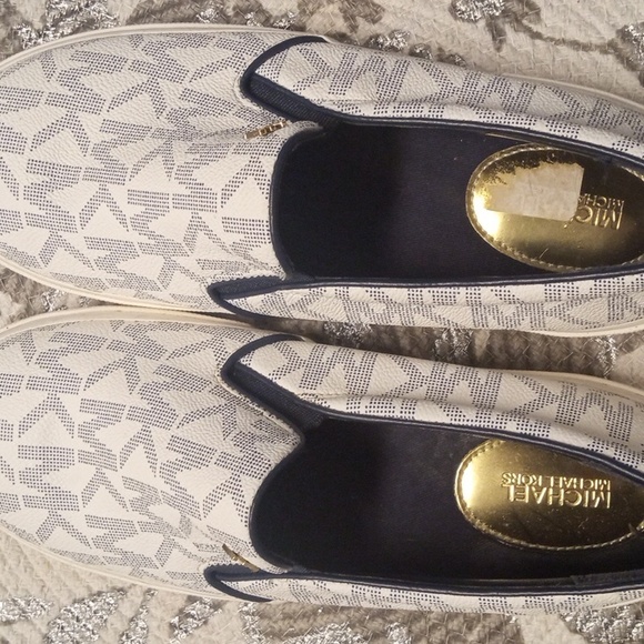 Micheal shoes color black and size 8 1/2 M - Picture 1 of 3